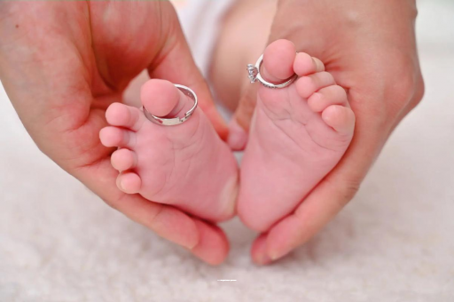 喀什怀孕肚子一边高一边低